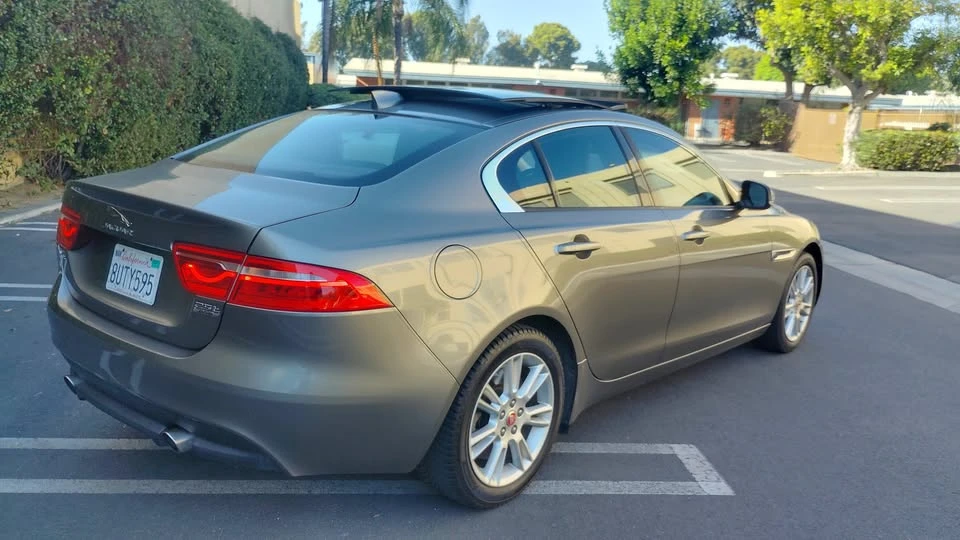 2018 Jaguar XE - Image 4 of 14