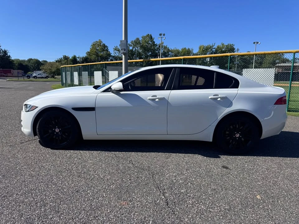 2018 Jaguar XE - Image 4 of 20