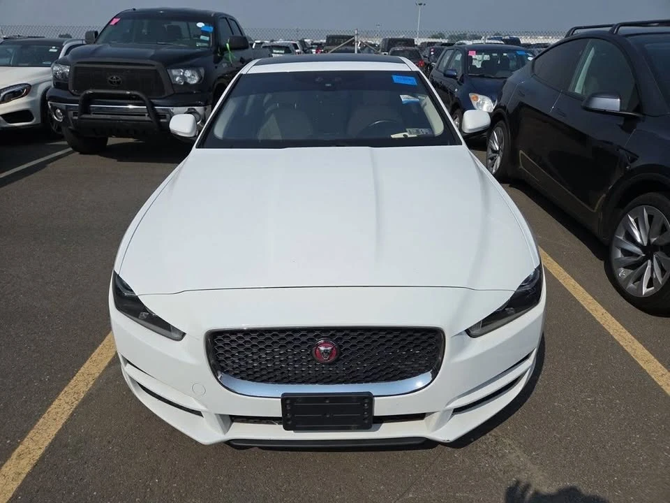 2018 Jaguar XE - Image 6 of 11