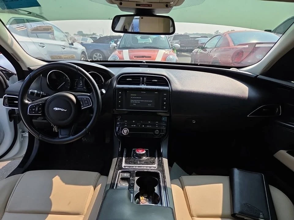 2018 Jaguar XE - Image 10 of 11