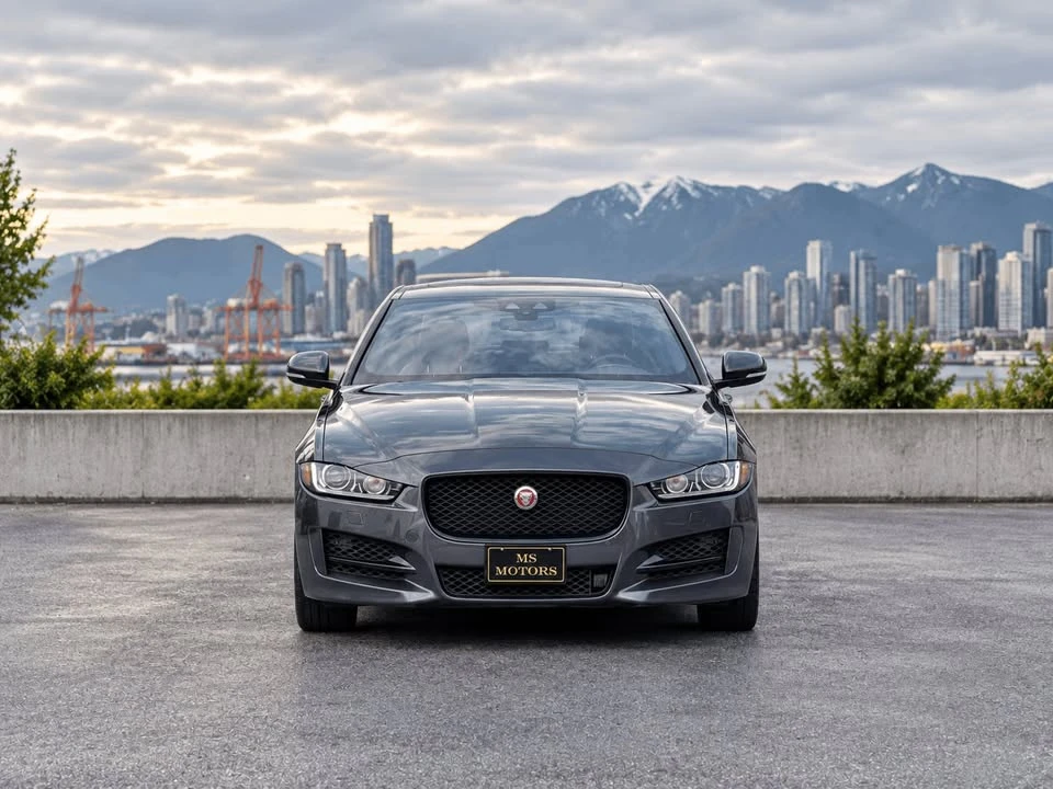 2018 Jaguar XE - Image 3 of 16