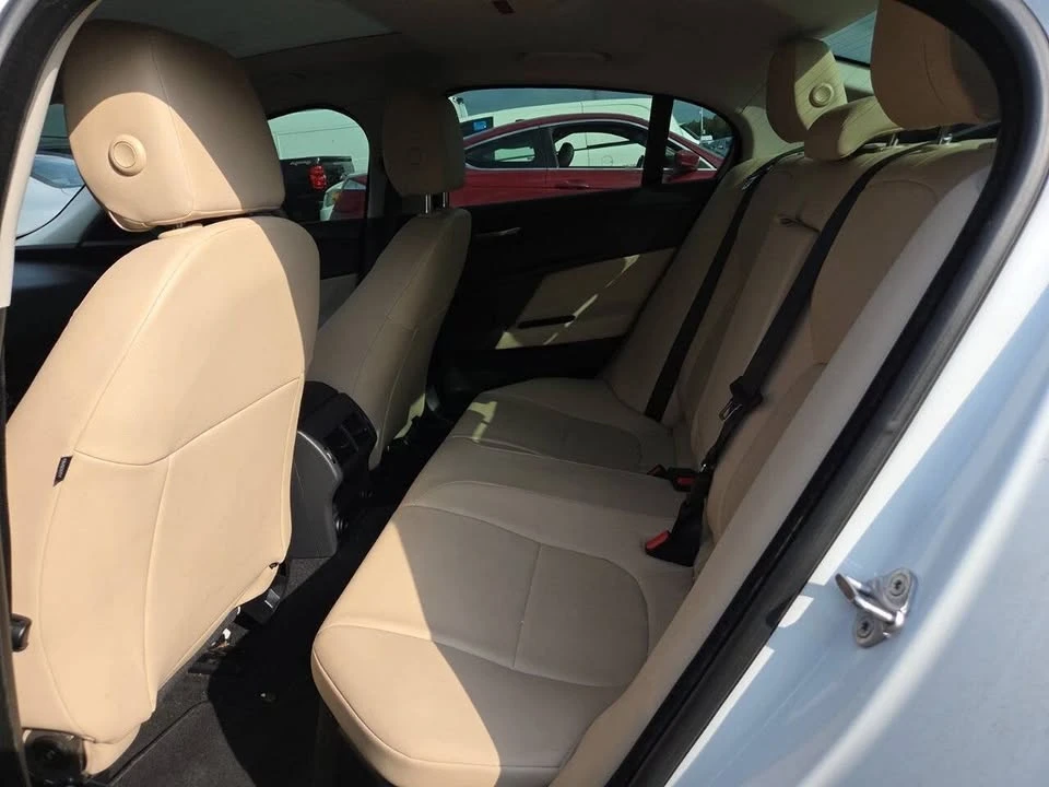 2018 Jaguar XE - Image 11 of 11