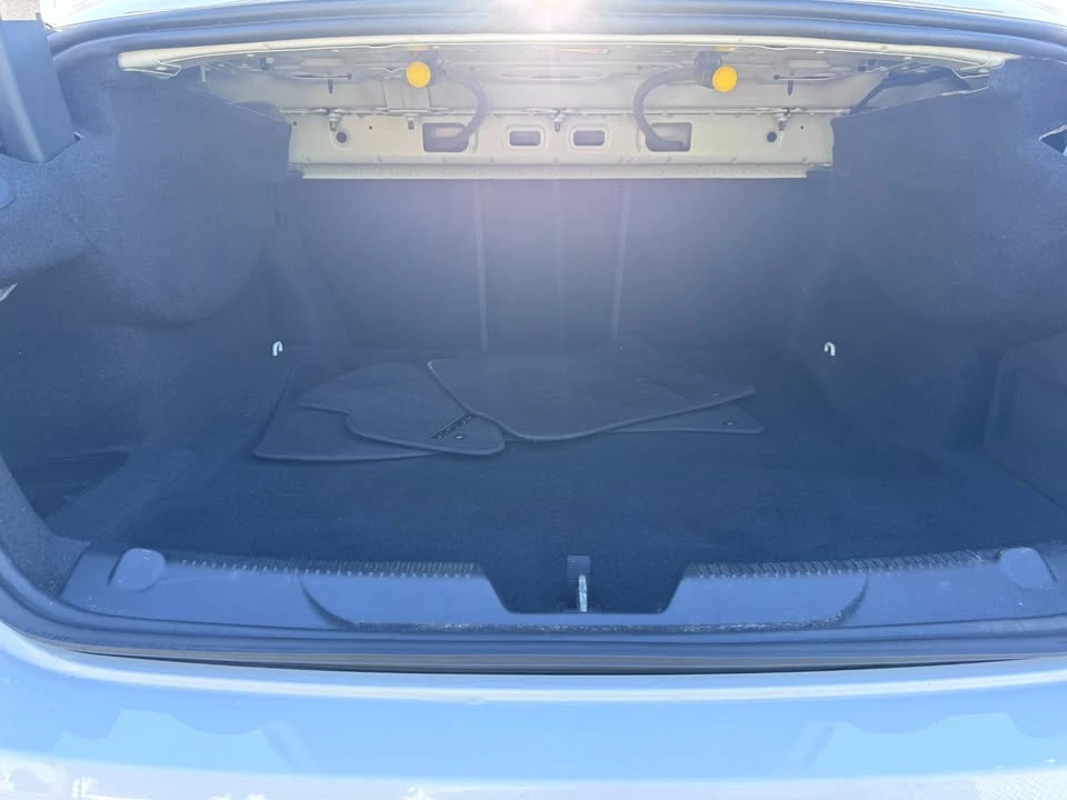 2018 Jaguar XE - Image 9 of 20
