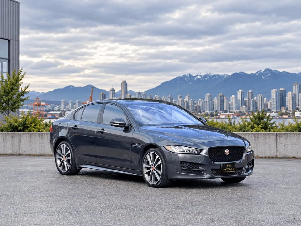 2018 Jaguar XE - Image 2 of 16