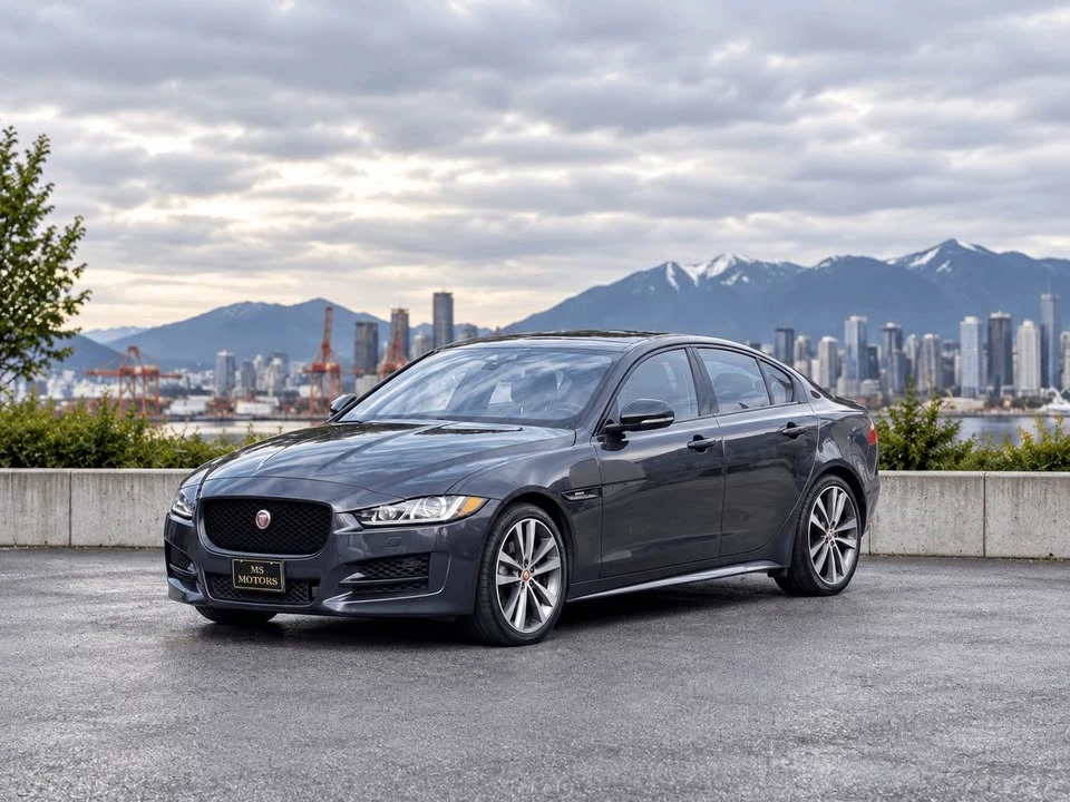 2018 Jaguar XE - Image 4 of 17