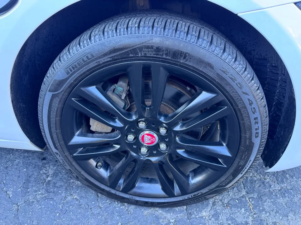 2018 Jaguar XE - Image 20 of 20