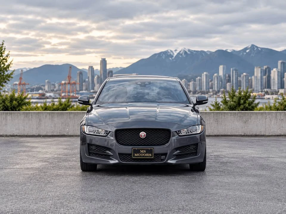 2018 Jaguar XE - Image 2 of 17