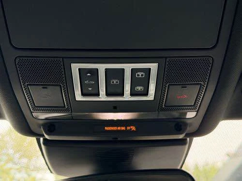 2018 Jaguar XE - Image 17 of 17