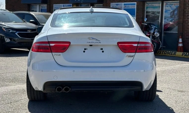 2018 Jaguar XE - Image 4 of 19