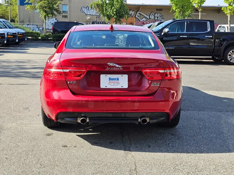 2018 Jaguar XE - Image 5 of 16