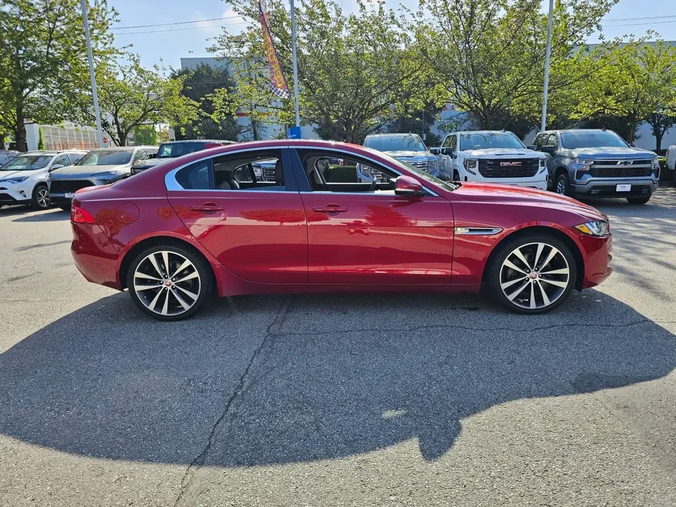 2018 Jaguar XE - Image 3 of 16