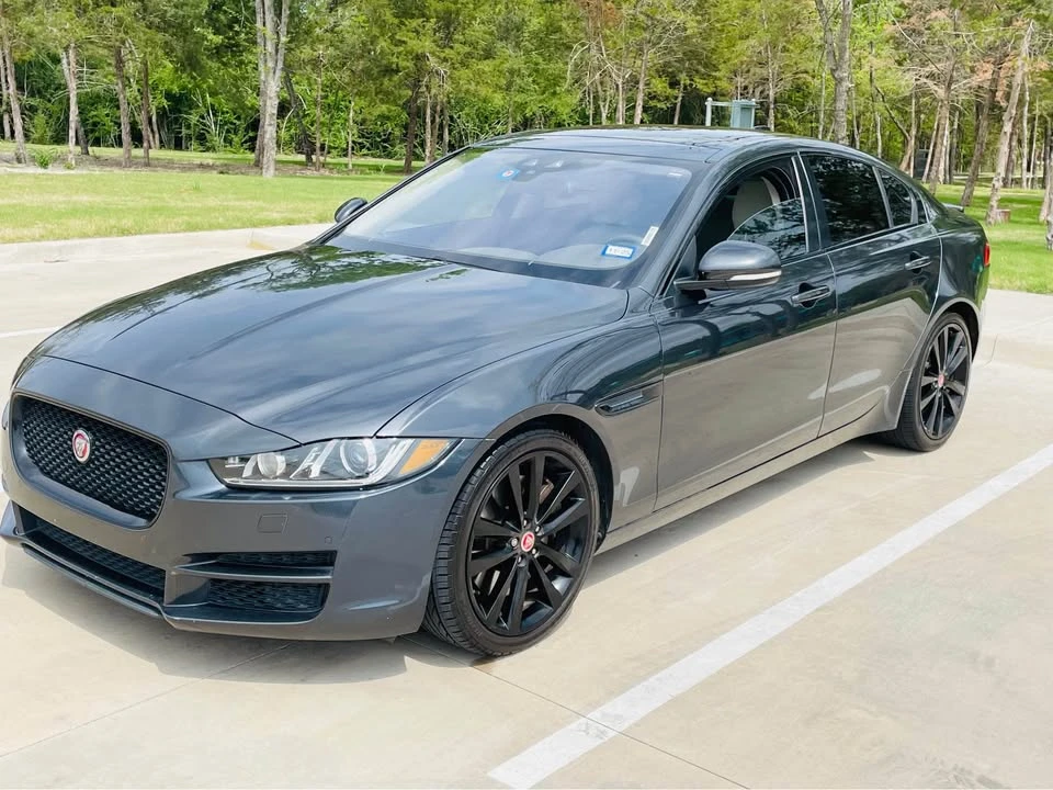 2018 Jaguar XE - Image 3 of 14