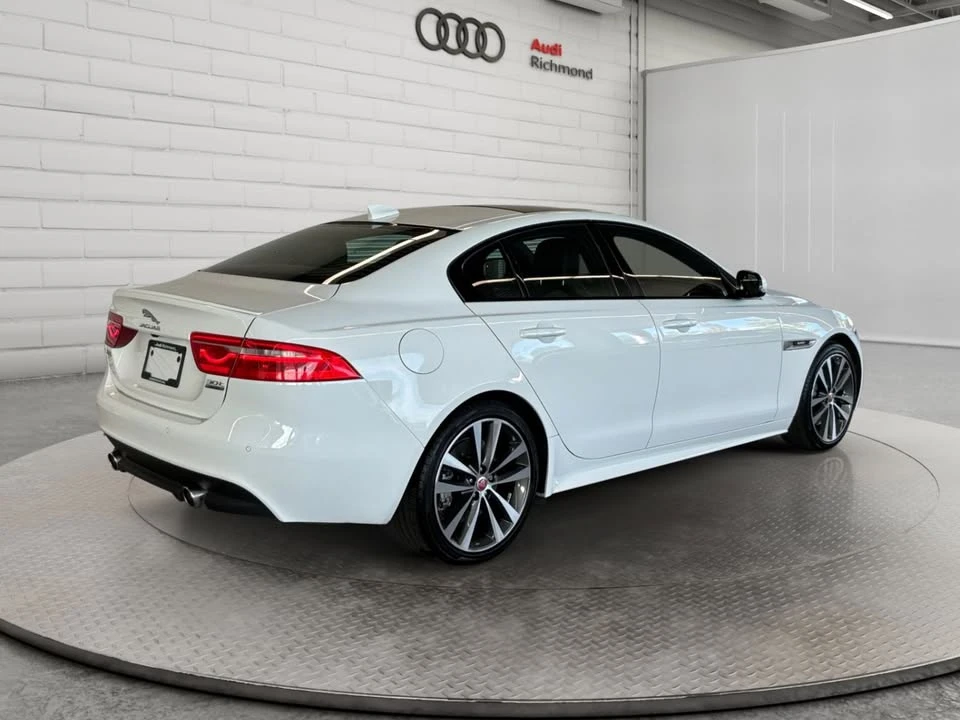2018 Jaguar XE - Image 5 of 20