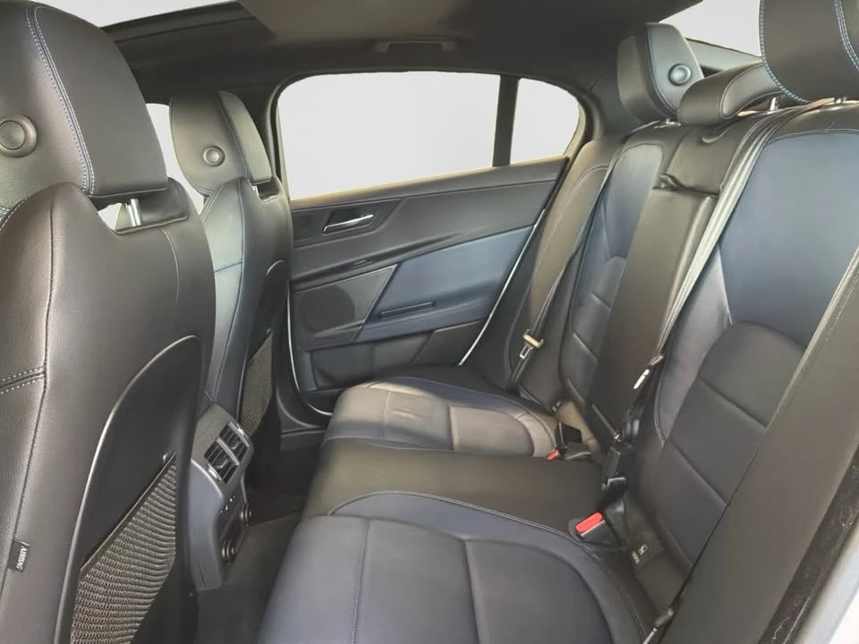 2018 Jaguar XE - Image 19 of 20