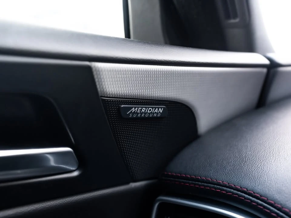 2018 Jaguar XE - Image 10 of 20