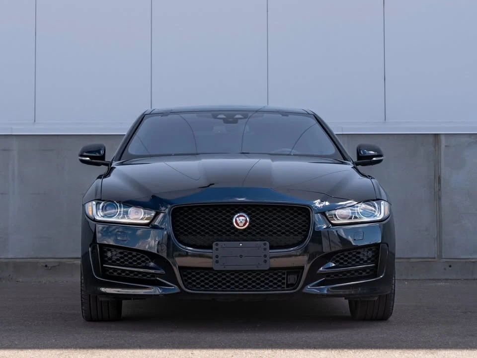 2018 Jaguar XE - Image 2 of 20