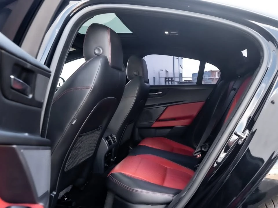 2018 Jaguar XE - Image 20 of 20