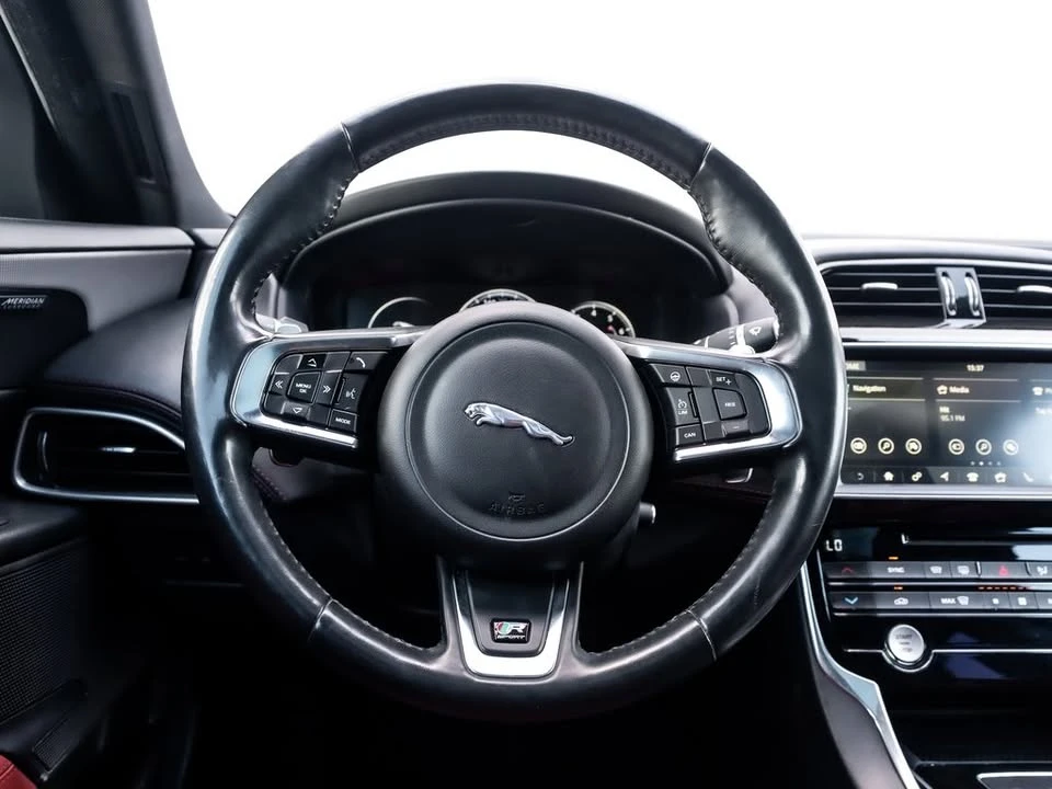 2018 Jaguar XE - Image 12 of 20