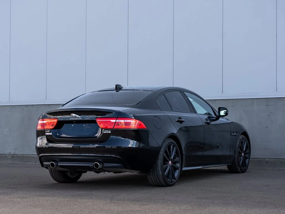 2018 Jaguar XE - Image 7 of 20
