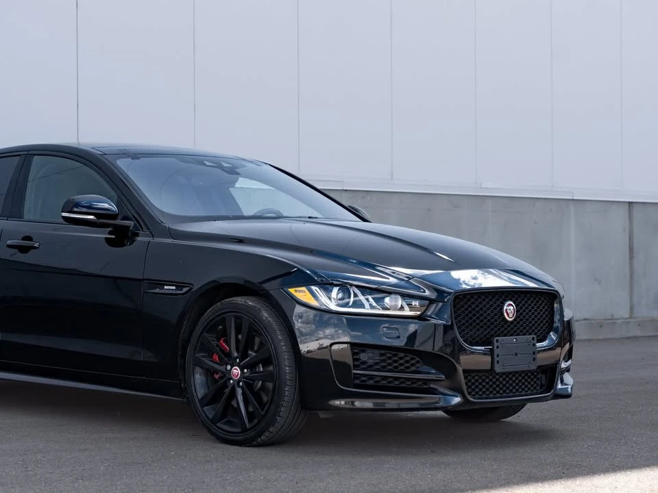2018 Jaguar XE - Image 3 of 20