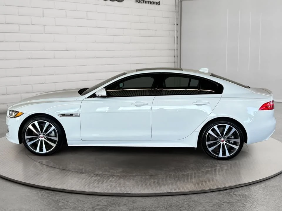 2018 Jaguar XE - Image 8 of 20