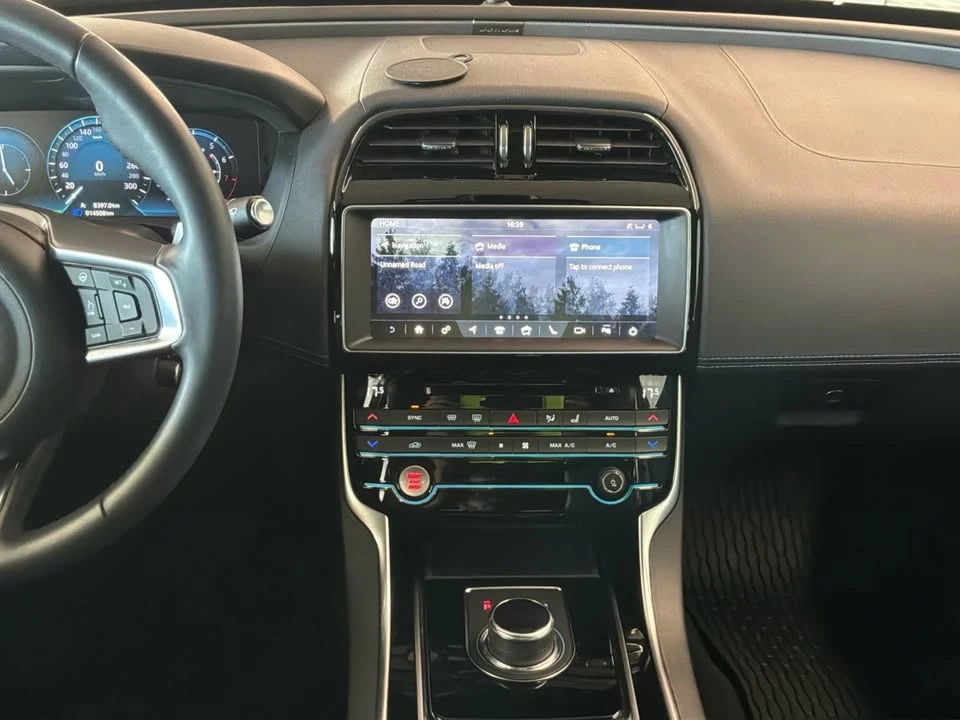 2018 Jaguar XE - Image 16 of 20