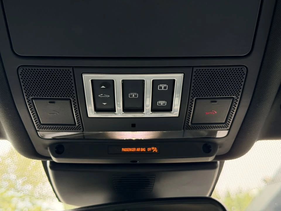 2018 Jaguar XE - Image 16 of 18