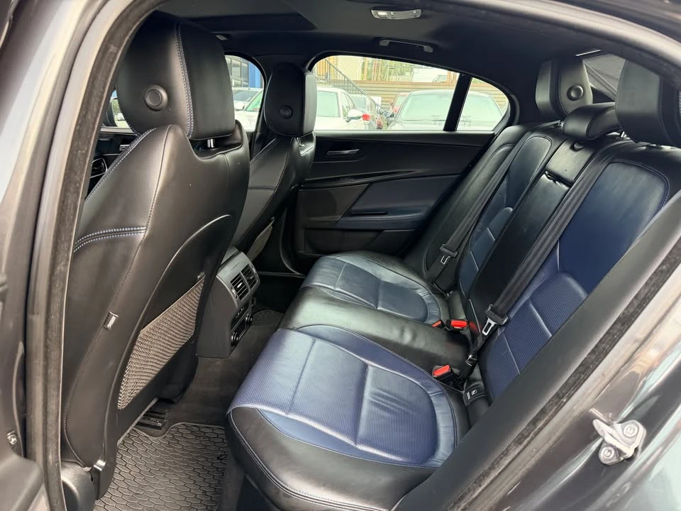 2018 Jaguar XE - Image 17 of 18
