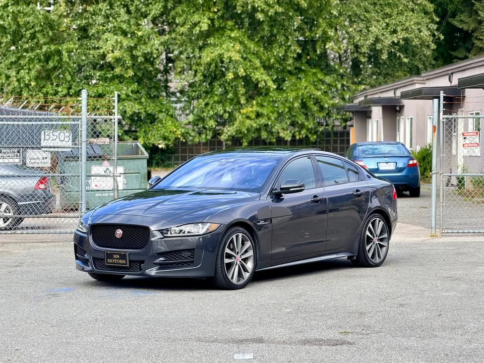 2018 Jaguar XE - Image 5 of 18
