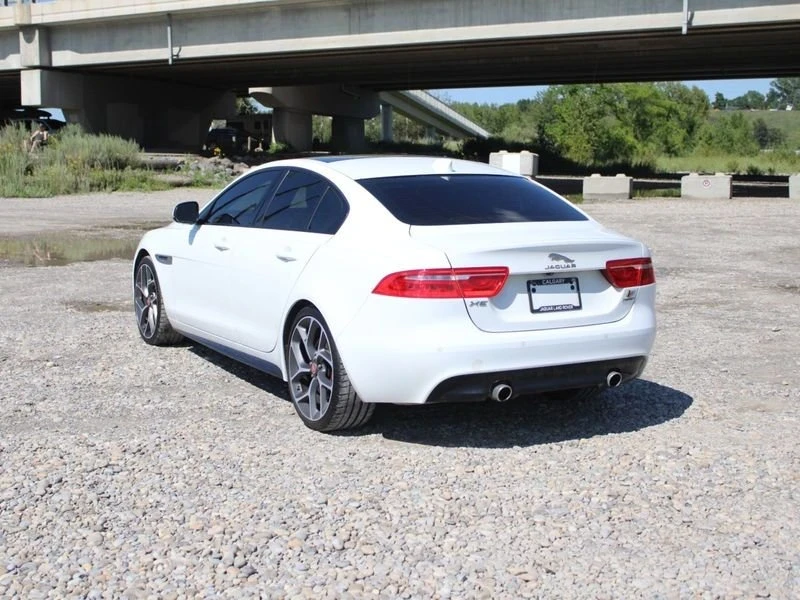 2018 Jaguar XE - Image 3 of 18
