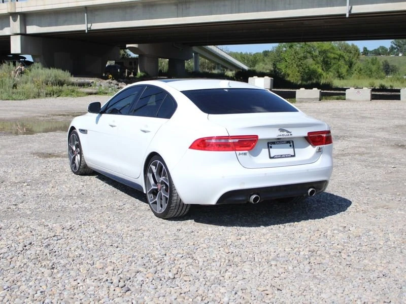 2018 Jaguar XE - Image 4 of 18