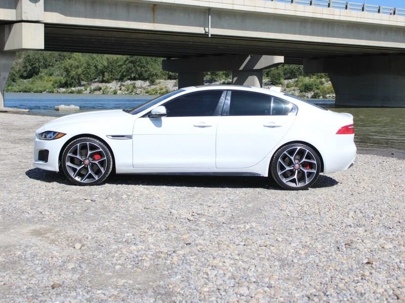 2018 Jaguar XE - Image 3 of 18