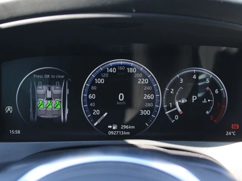 2018 Jaguar XE - Image 11 of 18