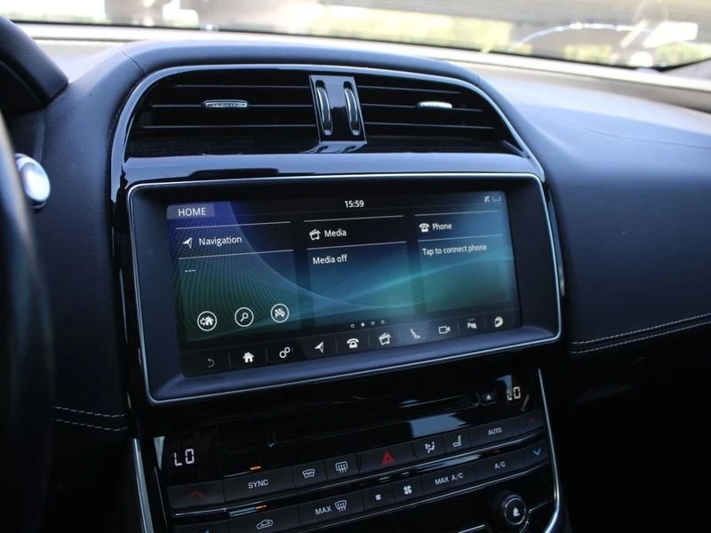 2018 Jaguar XE - Image 12 of 18