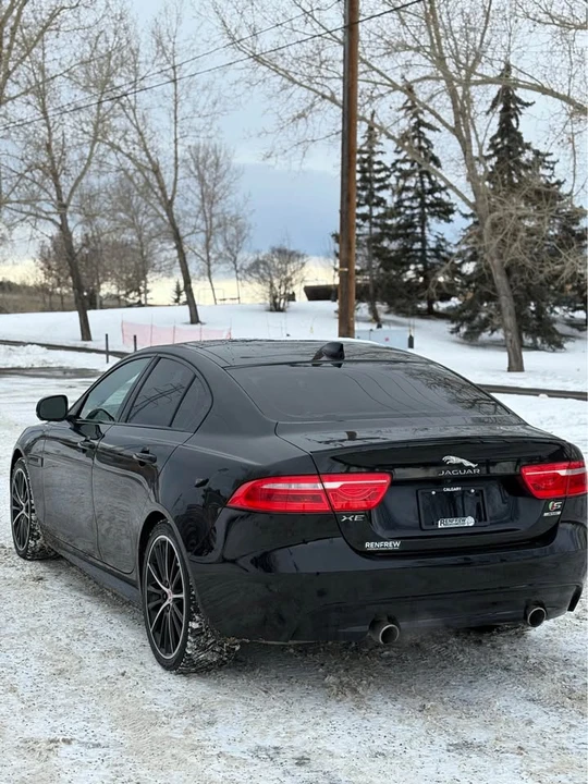 2018 Jaguar XE - Image 3 of 10