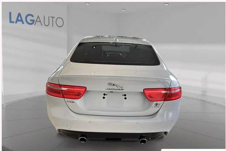 2018 Jaguar XE - Image 3 of 12