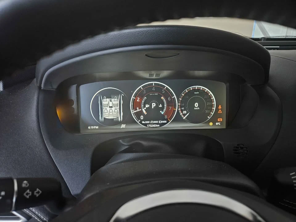 2018 Jaguar XE - Image 9 of 9