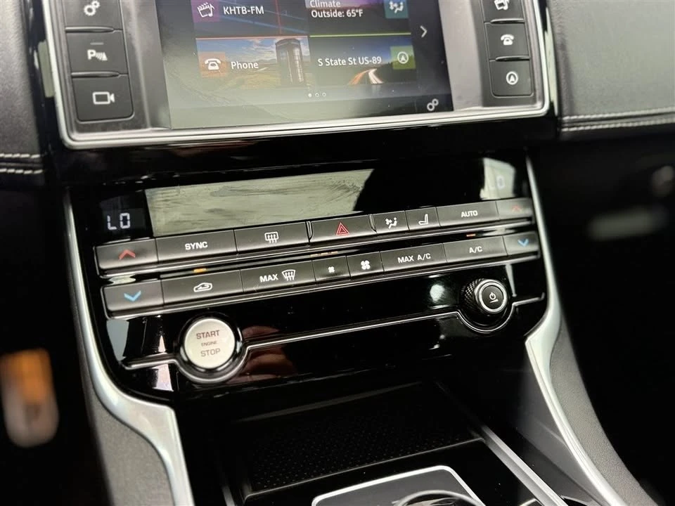 2018 Jaguar XE - Image 11 of 14