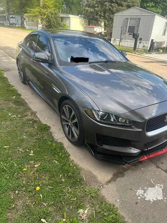 2018 Jaguar XE - Image 10 of 10