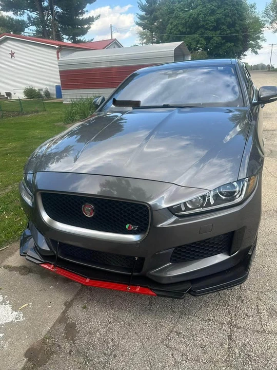 2018 Jaguar XE - Image 6 of 10