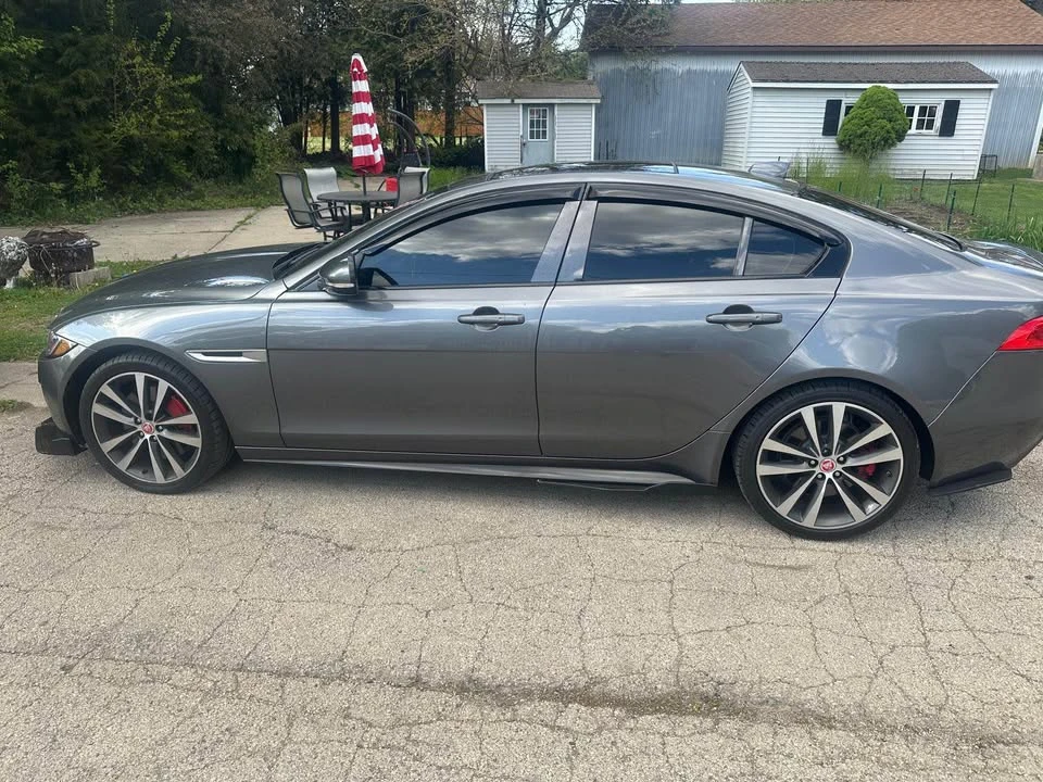 2018 Jaguar XE - Image 7 of 10