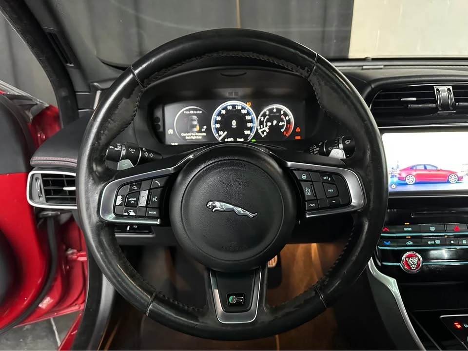 2018 Jaguar XE - Image 13 of 20