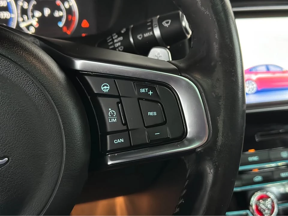 2018 Jaguar XE - Image 11 of 20