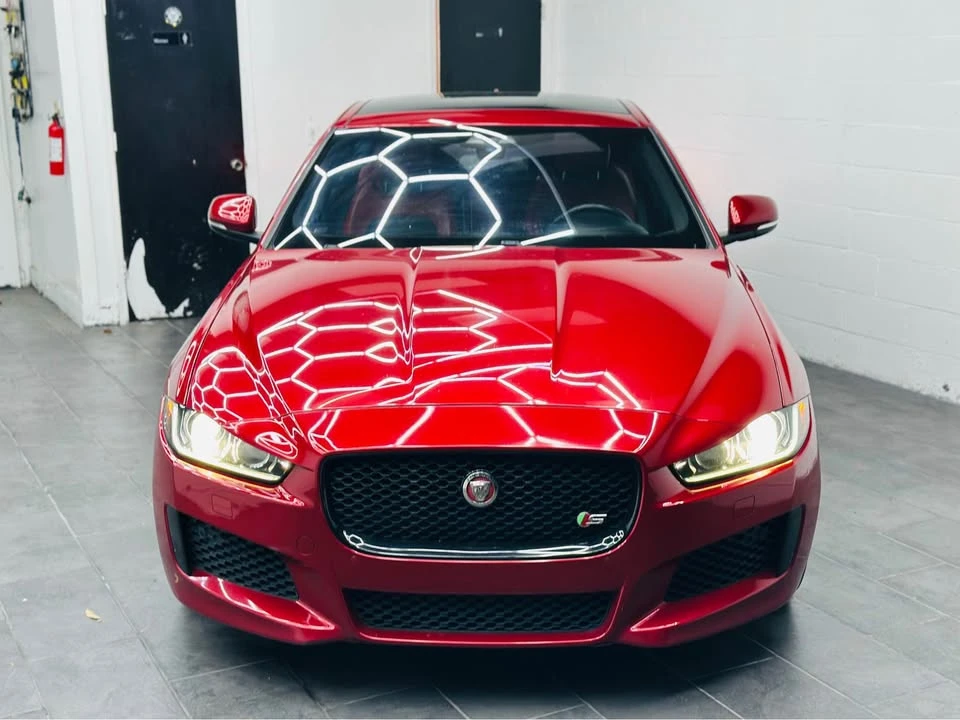 2018 Jaguar XE - Image 2 of 20