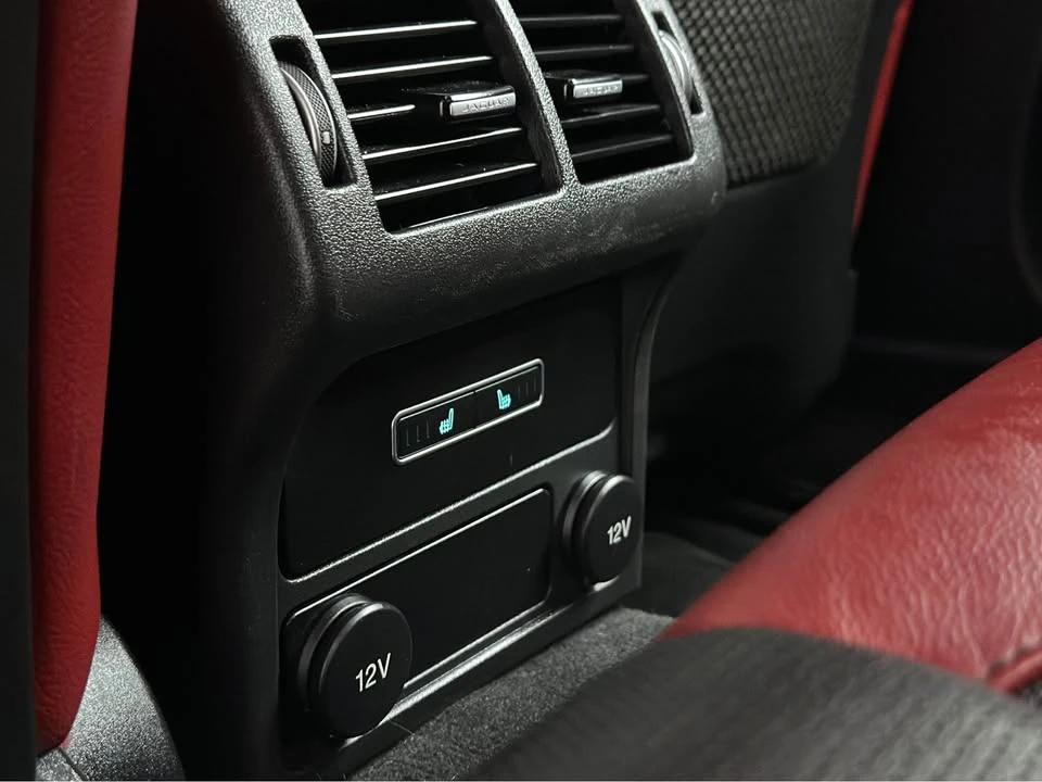 2018 Jaguar XE - Image 8 of 20