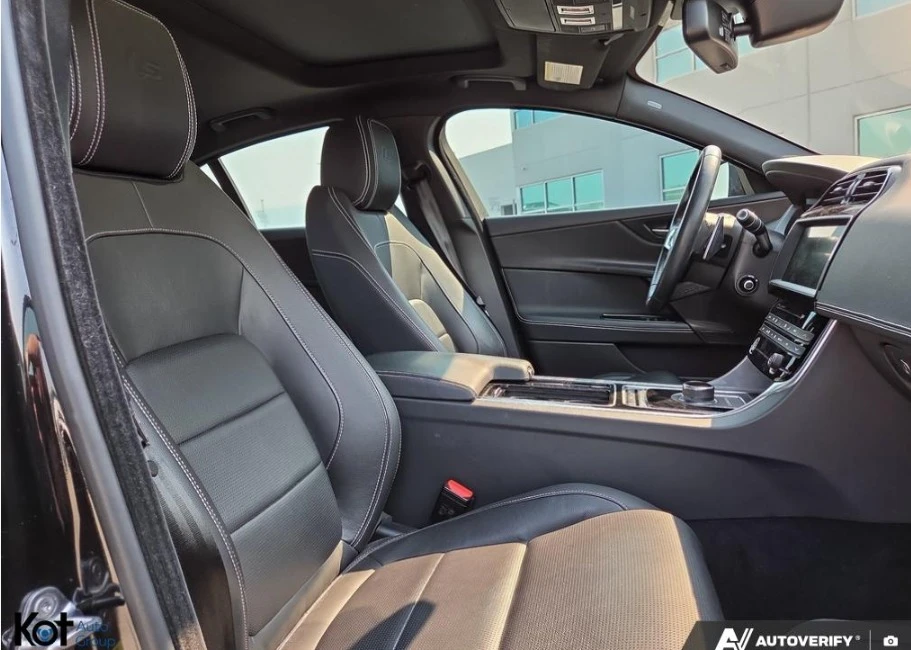 2018 Jaguar XE - Image 16 of 18