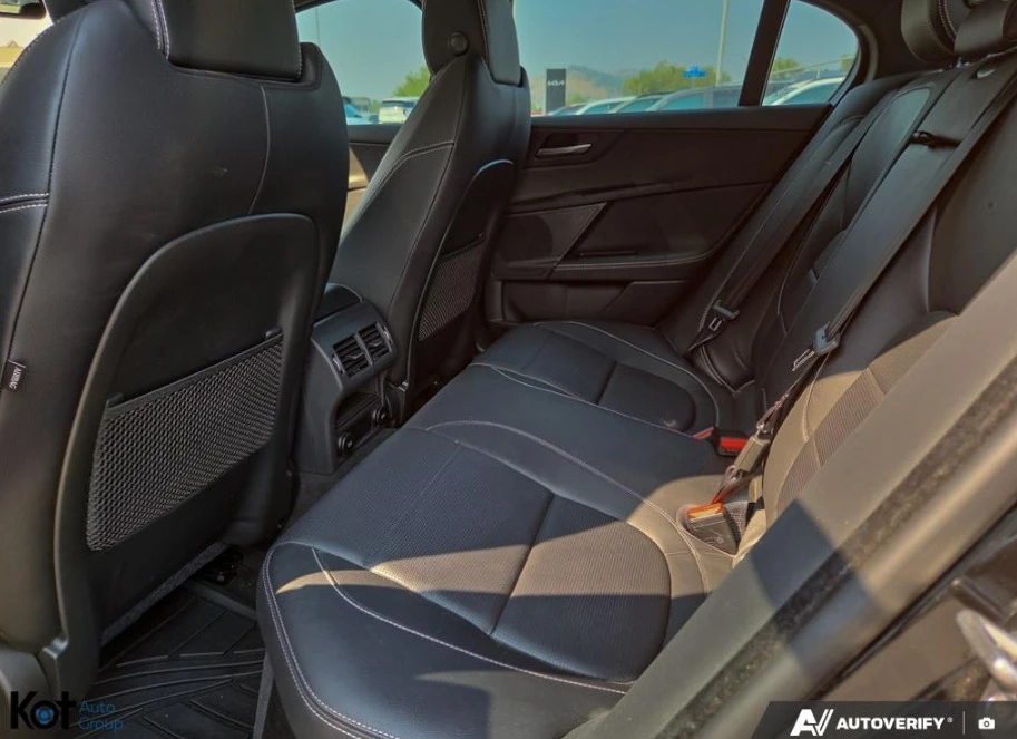 2018 Jaguar XE - Image 18 of 18