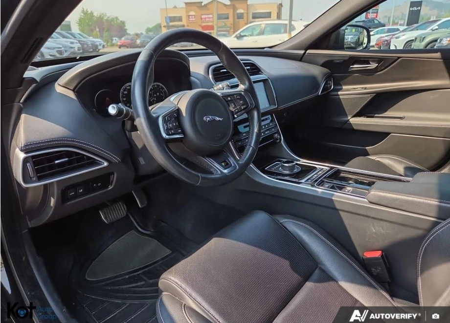 2018 Jaguar XE - Image 10 of 18