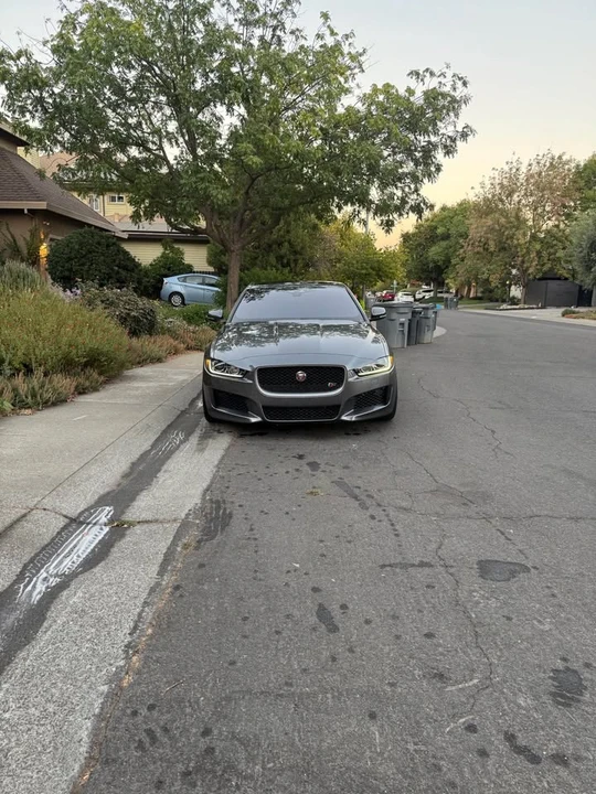 2018 Jaguar XE - Image 4 of 14