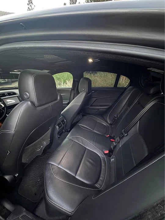 2018 Jaguar XE - Image 11 of 14